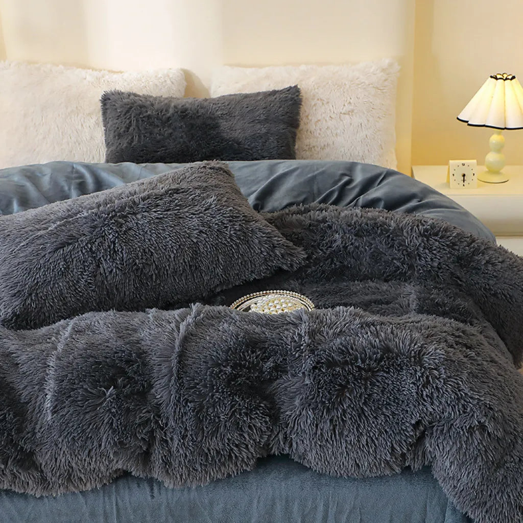 Multicolor Plush Cover Set – Soft Fluffy Bedding with Pillowcases